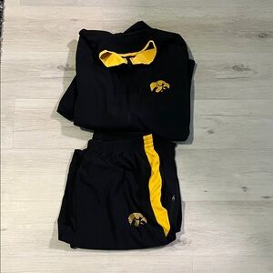 Iowa Hawkeyes XXL set - includes pants and sweatshirt